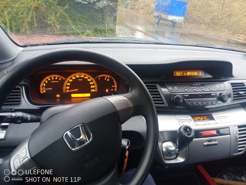 Honda Fr-v, снимка 2 - Автомобили и джипове - 52592506