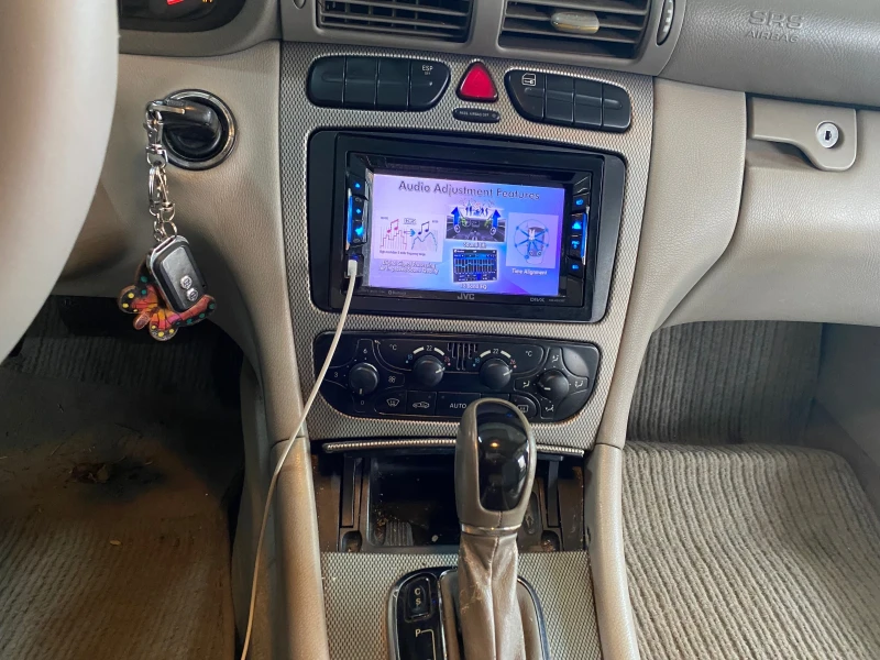 Mercedes-Benz C 220 Cdi, снимка 13 - Автомобили и джипове - 52618817