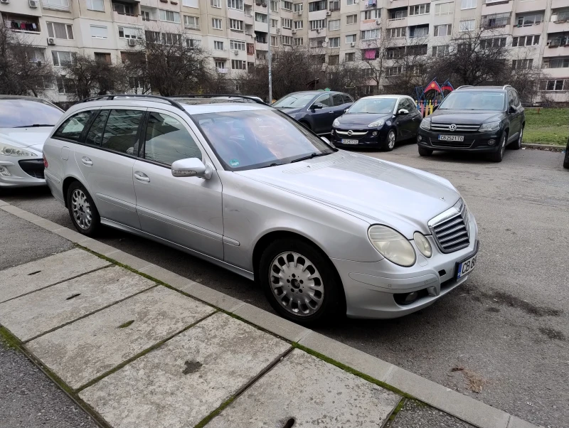 Mercedes-Benz E 200, снимка 2 - Автомобили и джипове - 52894089