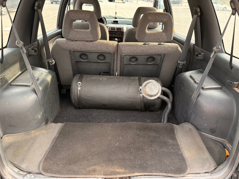 Hyundai Santamo 2.0i 4x4, снимка 13 - Автомобили и джипове - 53189402