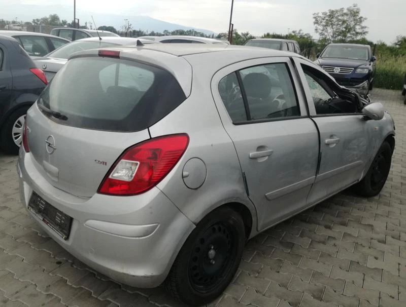 Opel Corsa 1.3CDTI/Z13DTH, снимка 7 - Автомобили и джипове - 21651540