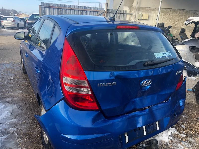 Hyundai I30 1.6CRD, снимка 4 - Автомобили и джипове - 23571836