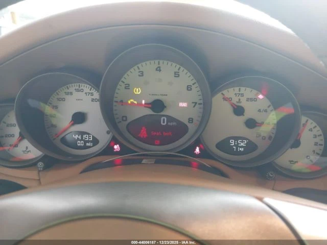 Porsche 911 Carrera 4S - изображение 10