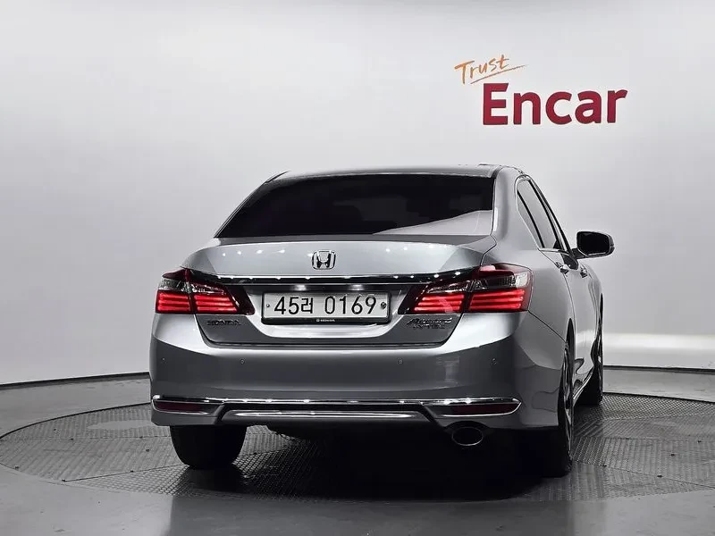Honda Accord 2.4 9Th Gen , снимка 3 - Автомобили и джипове - 55796170