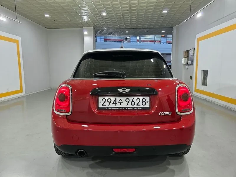 Mini Cooper Basic Model 3Rd Generation, снимка 4 - Автомобили и джипове - 55901381