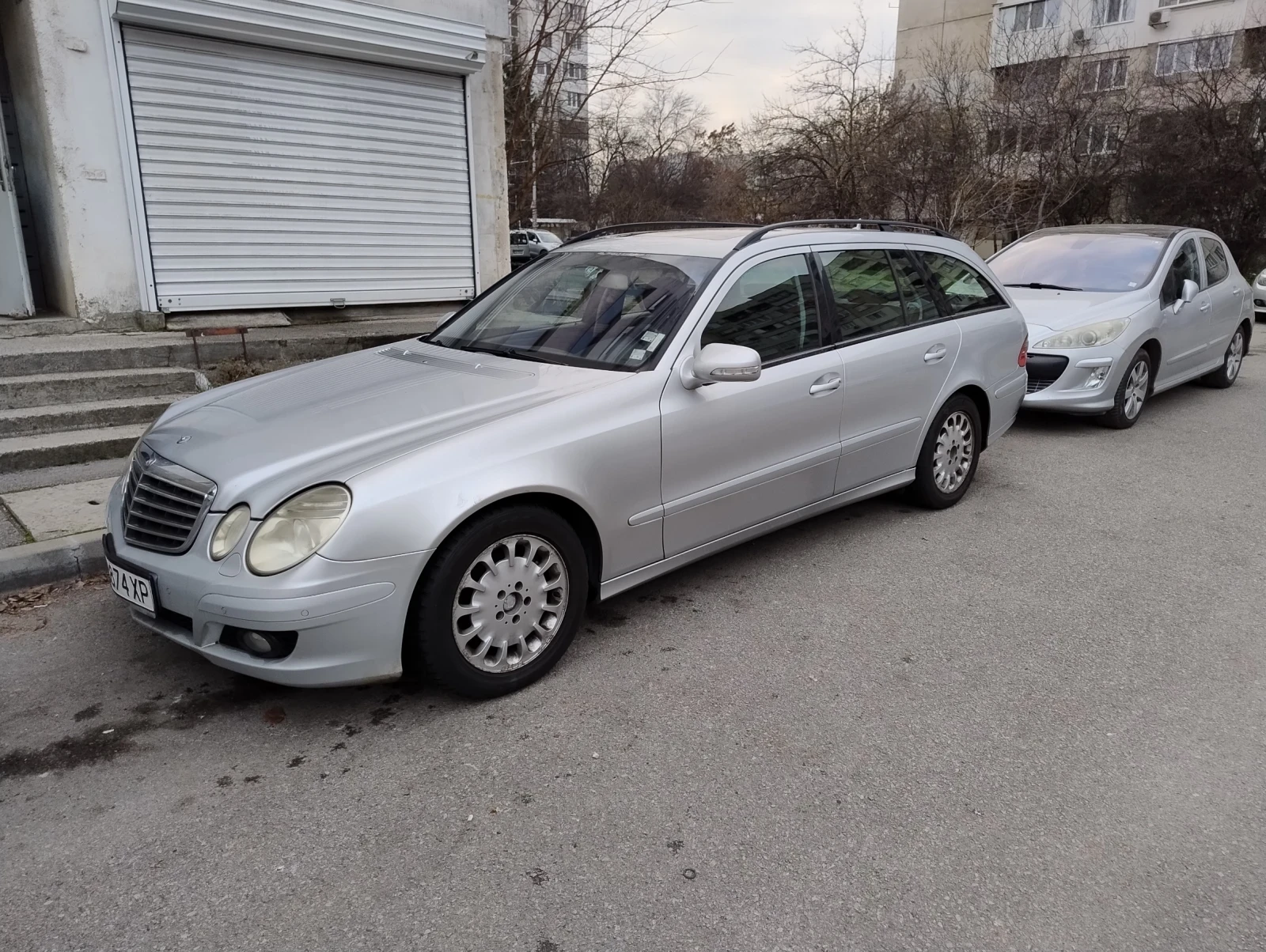 Mercedes-Benz E 200, снимка 1