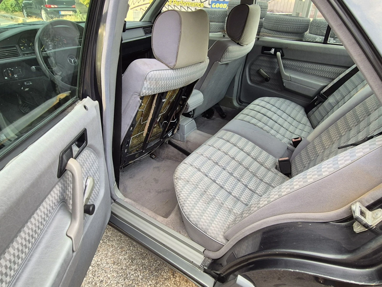 Mercedes-Benz 190 Е, снимка 10 - Автомобили и джипове - 46462862