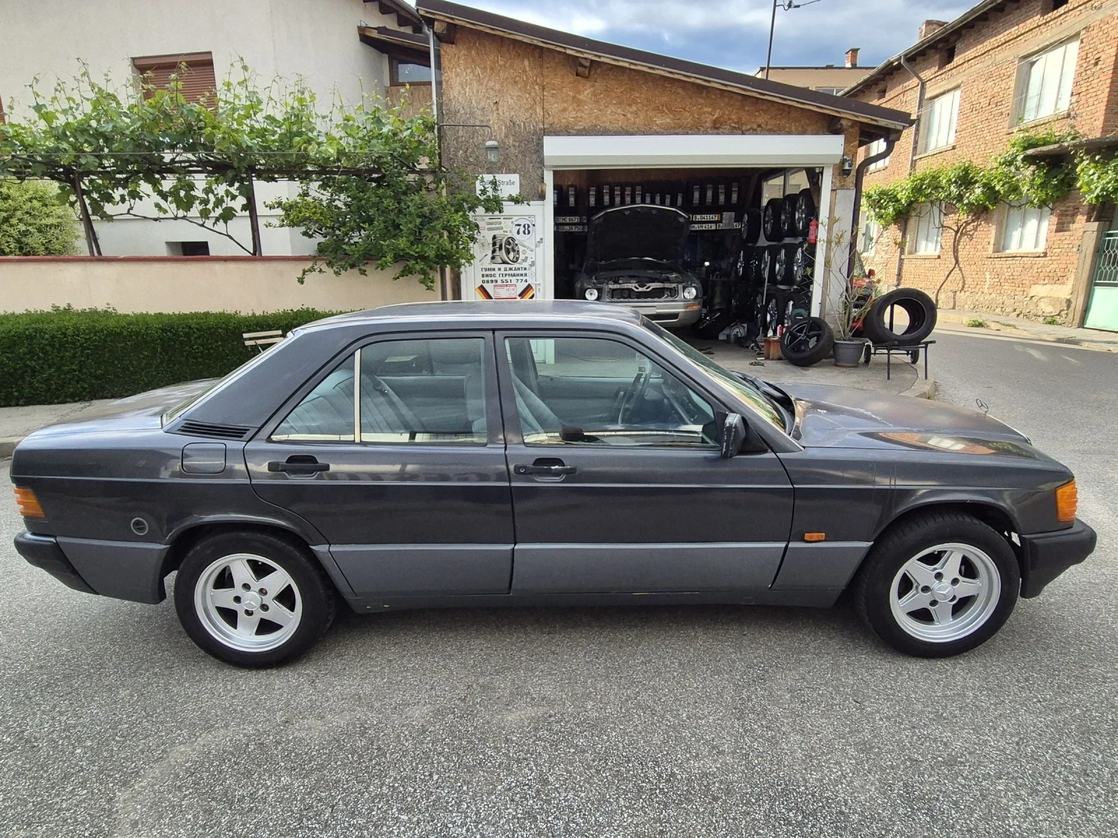 Mercedes-Benz 190 Е, снимка 8 - Автомобили и джипове - 46462862