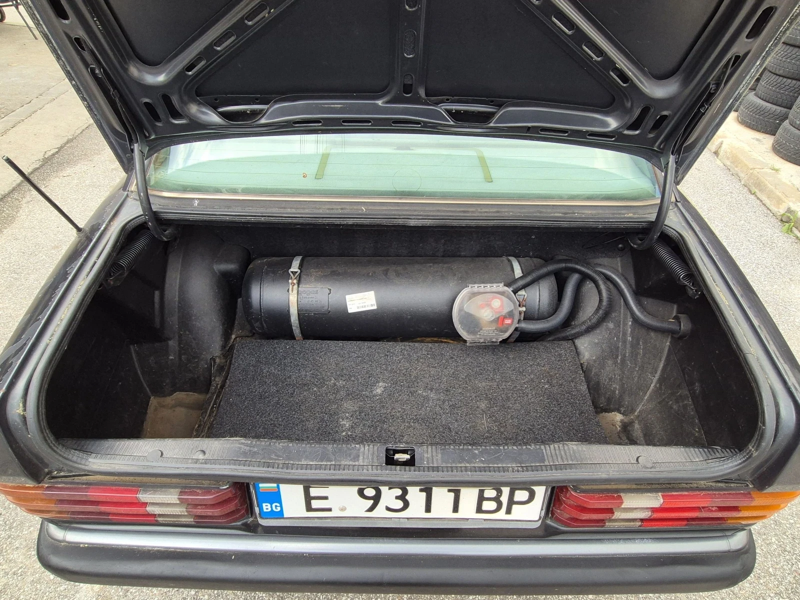 Mercedes-Benz 190 Е, снимка 15 - Автомобили и джипове - 46462862