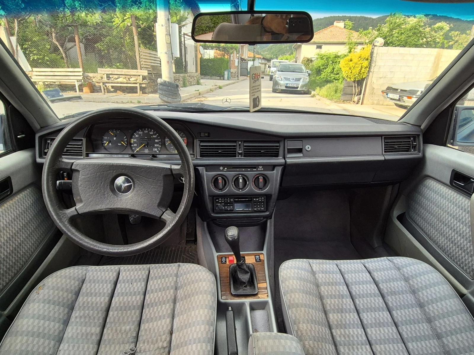 Mercedes-Benz 190 Е, снимка 11 - Автомобили и джипове - 46462862