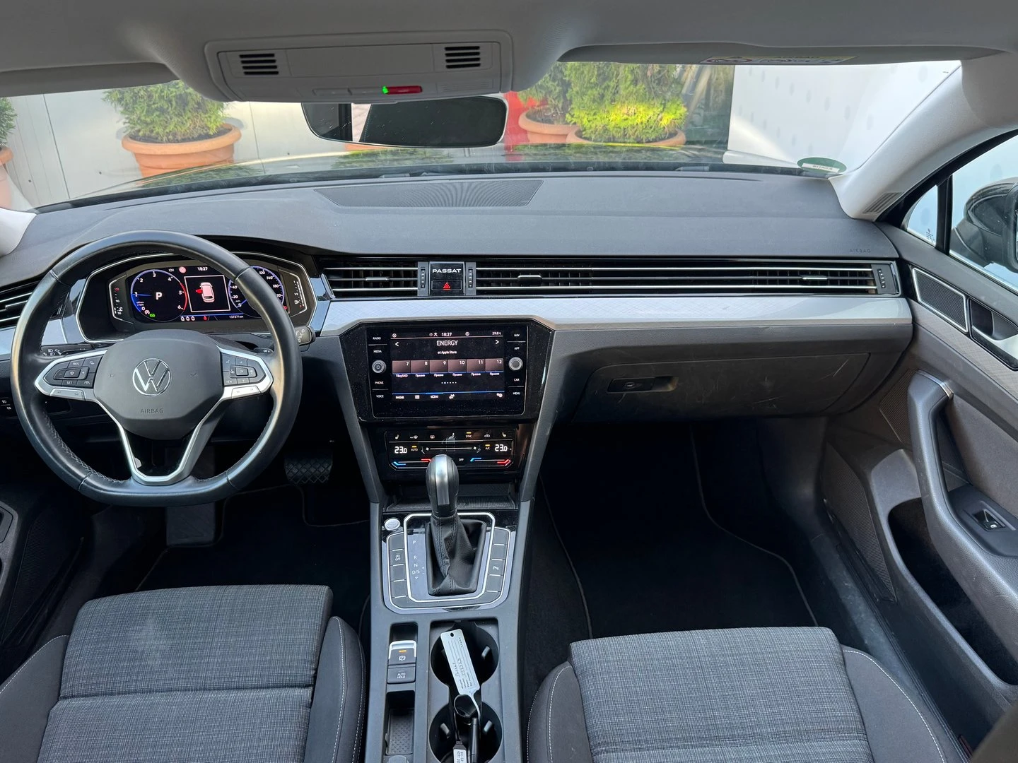 VW Passat Business 2.0 TDI SCR DSG - изображение 9