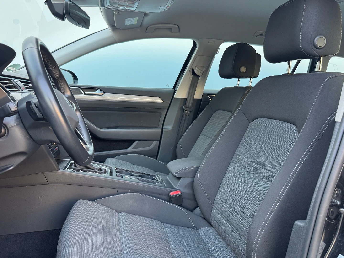 VW Passat Business 2.0 TDI SCR DSG - изображение 6