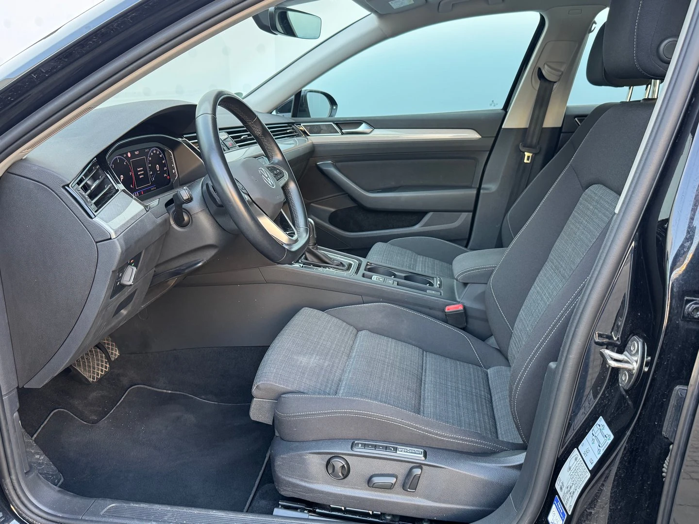 VW Passat Business 2.0 TDI SCR DSG - изображение 5