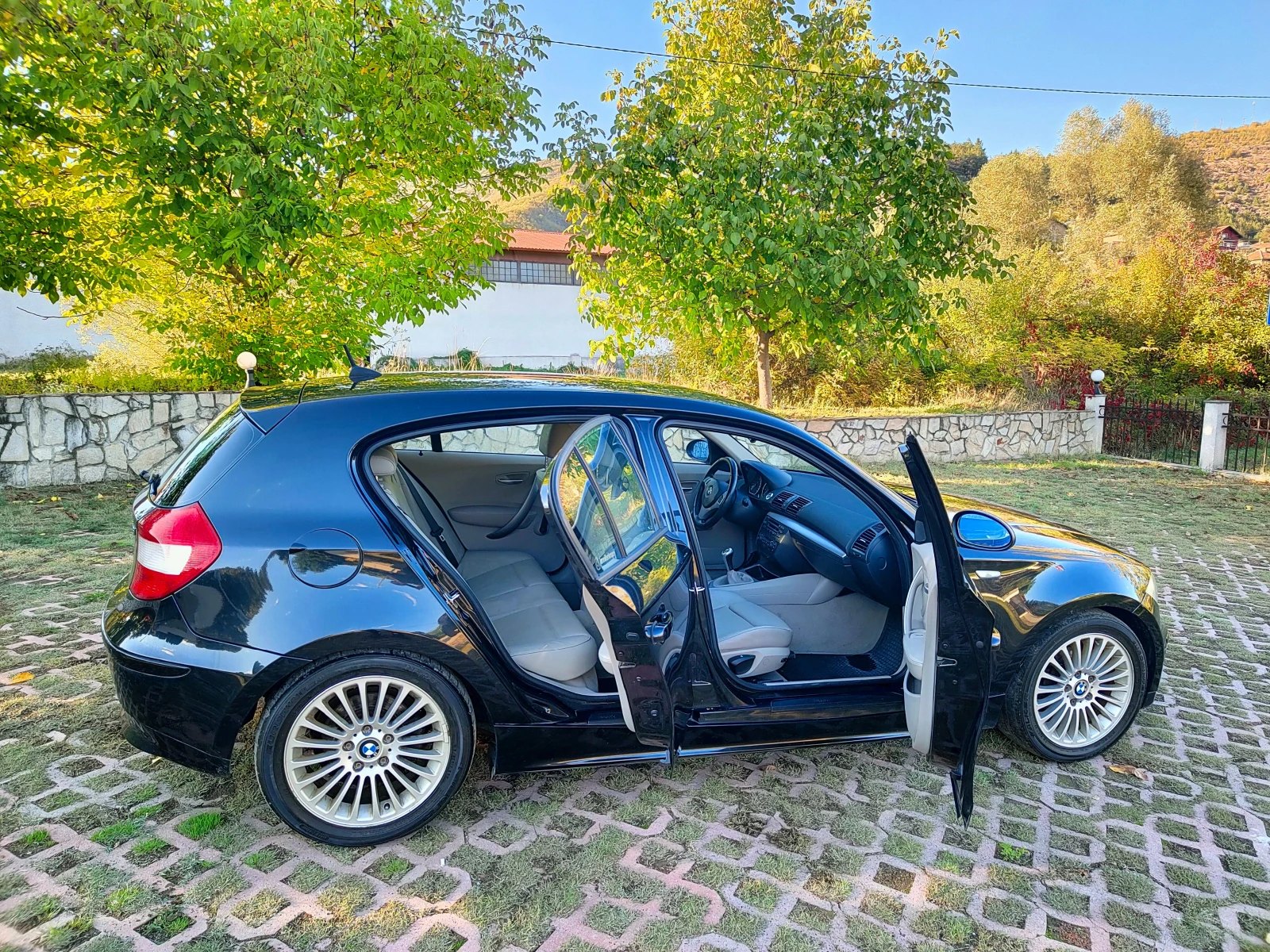 BMW 118 2.0i * КЛИМАТРОНИК * КОЖА *  - изображение 10