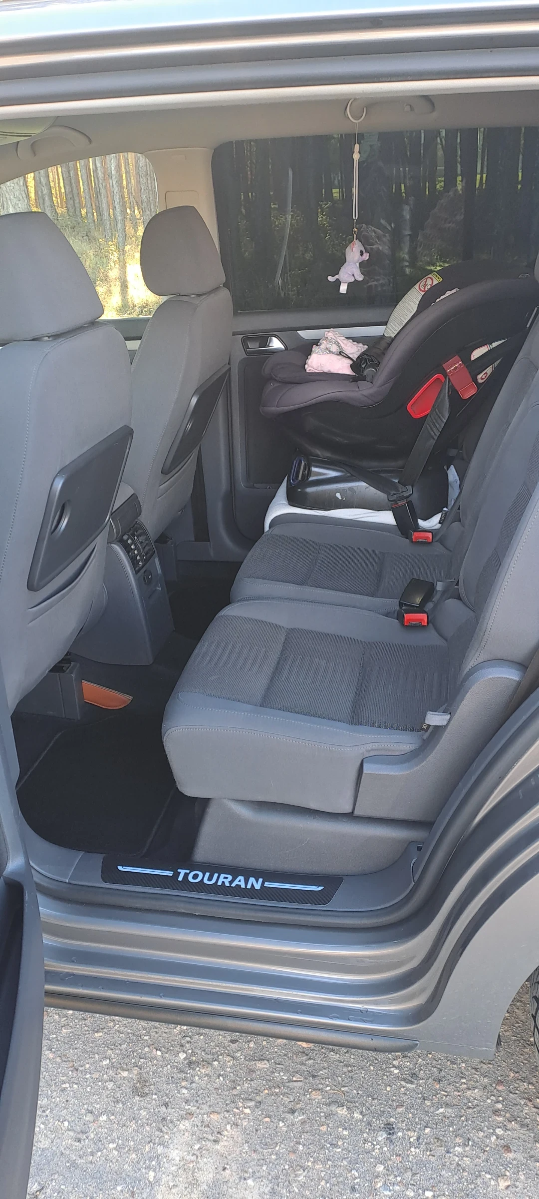 VW Touran, снимка 8 - Автомобили и джипове - 53904190