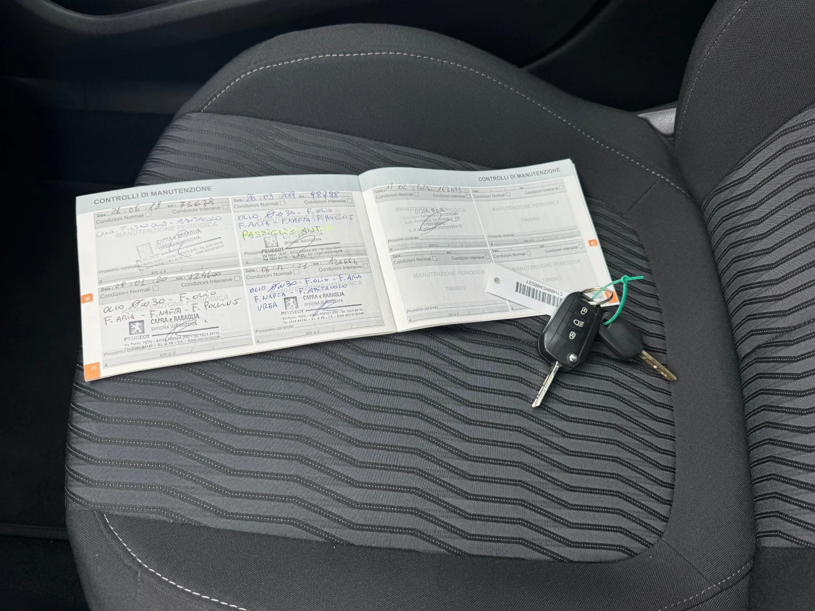 Peugeot 308 LED* NAVI* 1.6hdi 120hp* 3.2016г* 195000км* ЛИЗИНГ, снимка 4 - Автомобили и джипове - 53947491