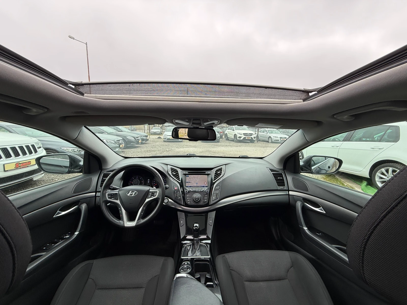 Hyundai I40 1.7crdi АВТОМАТ* ПАНОРАМА* КАМЕРА* KEYLESS GO* SWI, снимка 10 - Автомобили и джипове - 54075342