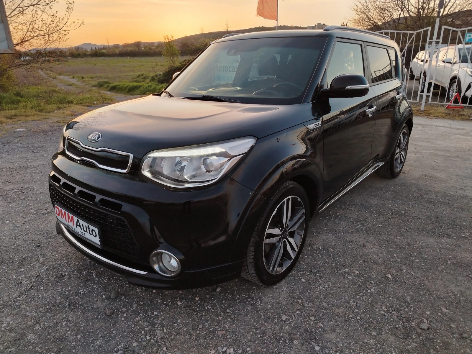 Kia Soul 1.6-132 к.с / ПРЕМИУМ / НАВИГАЦИЯ / ВСИЧКИ ЕКСТРИ