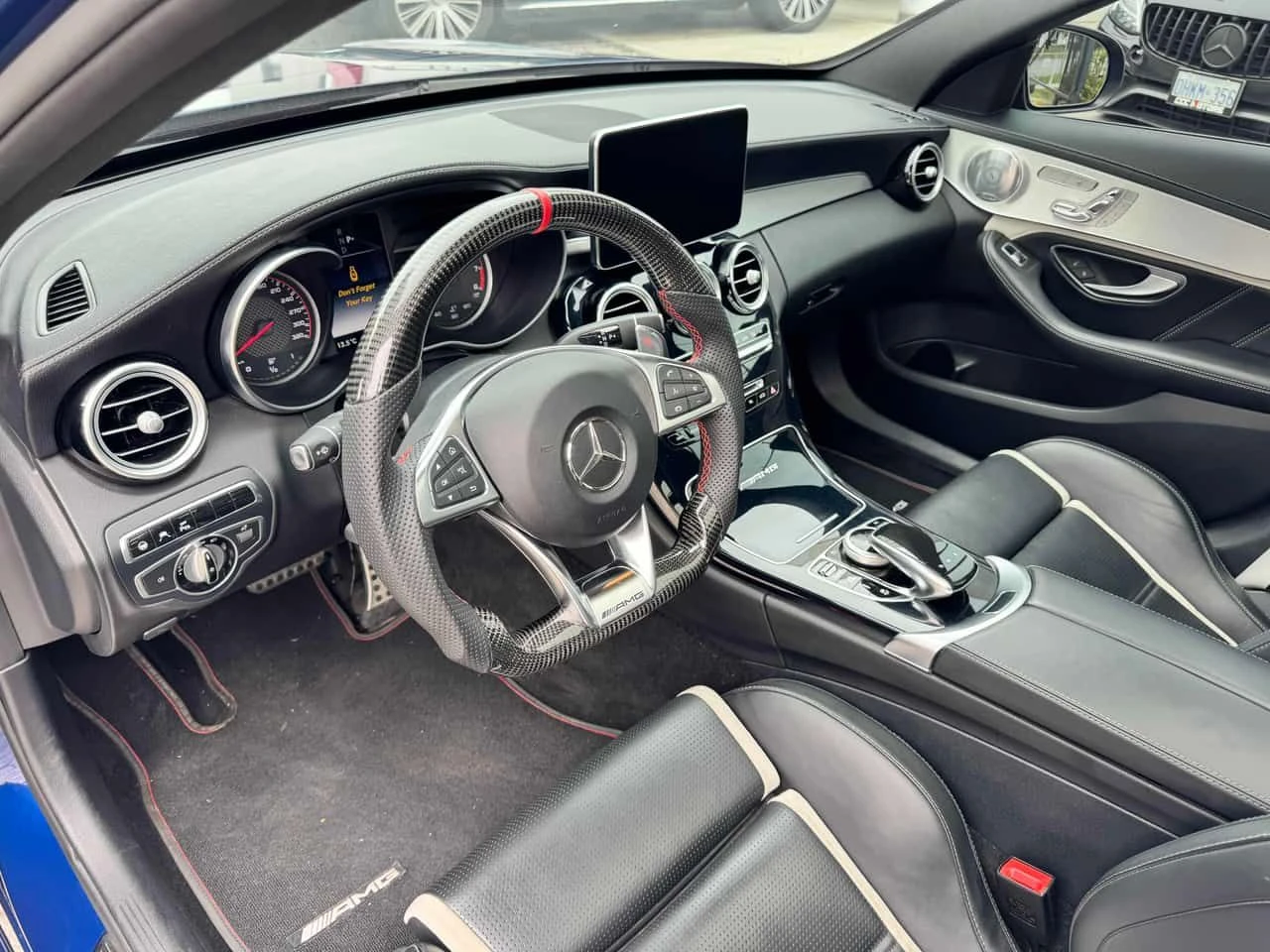 Mercedes-Benz C 63 AMG S  CARFAX, снимка 5 - Автомобили и джипове - 54236843