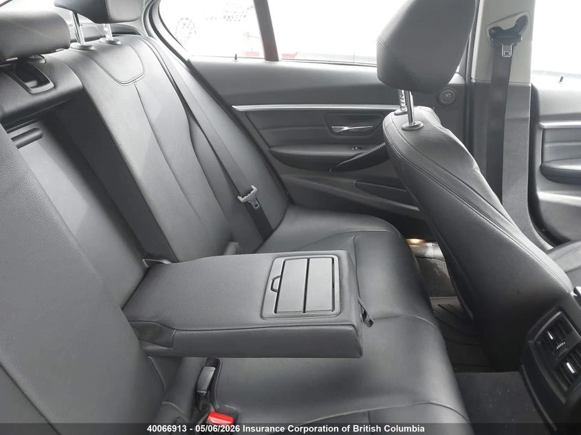 BMW 320 X-Drive* 54k km, снимка 10 - Автомобили и джипове - 54451917