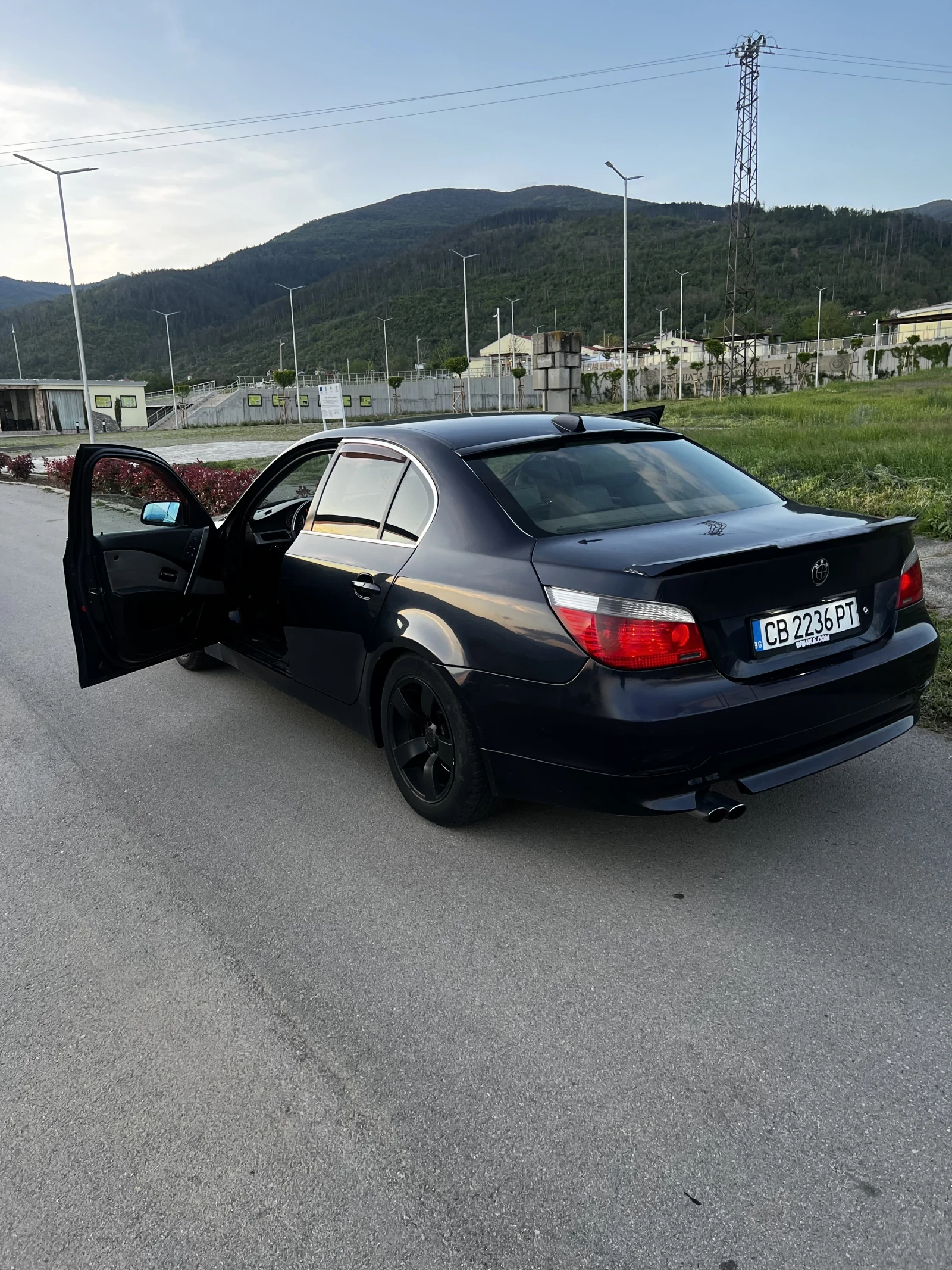 BMW 520, снимка 7 - Автомобили и джипове - 54578736