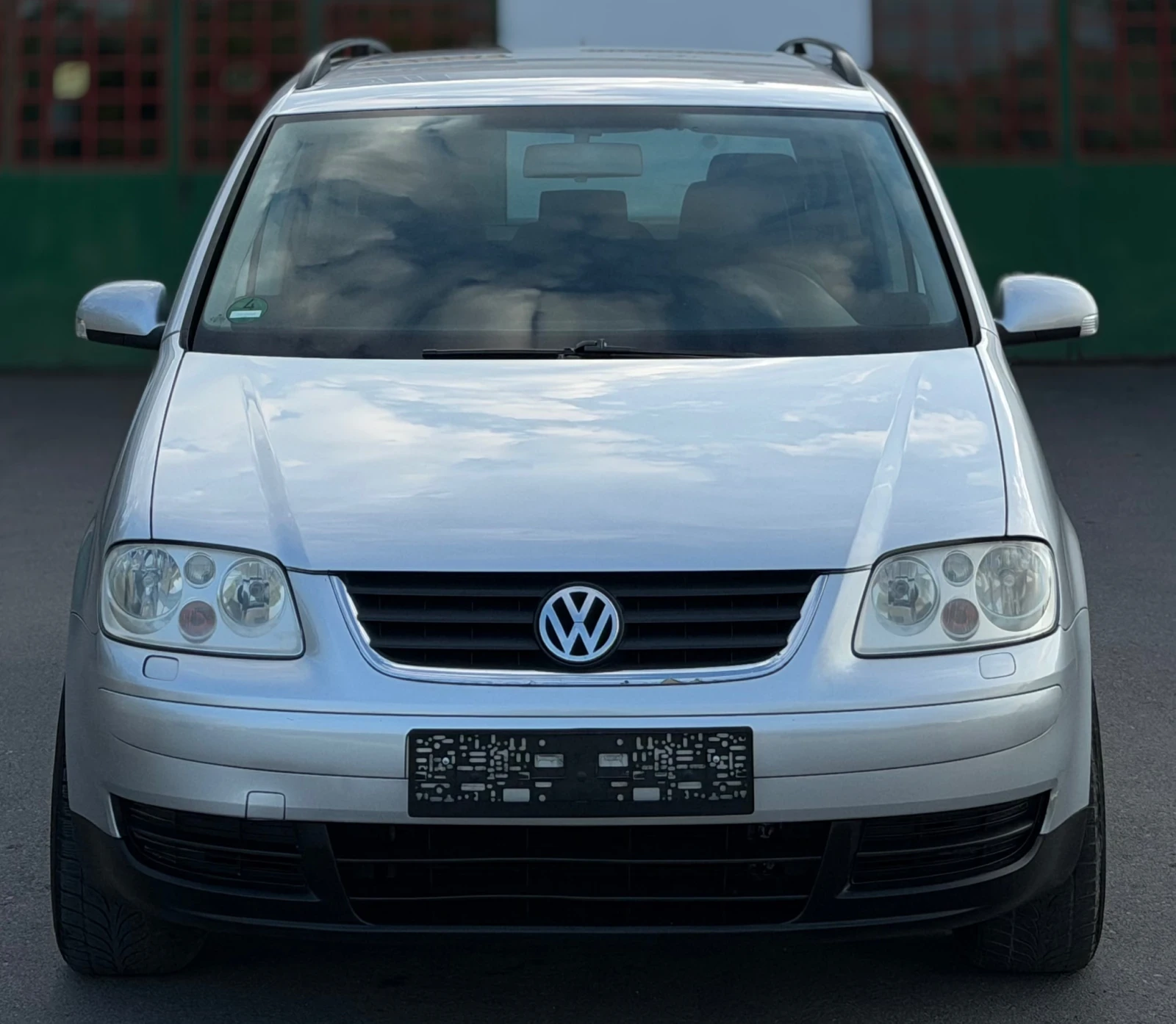 VW Touran 1.9TDi 105к.с * Навигация* * Климатик* , снимка 2 - Автомобили и джипове - 54724831