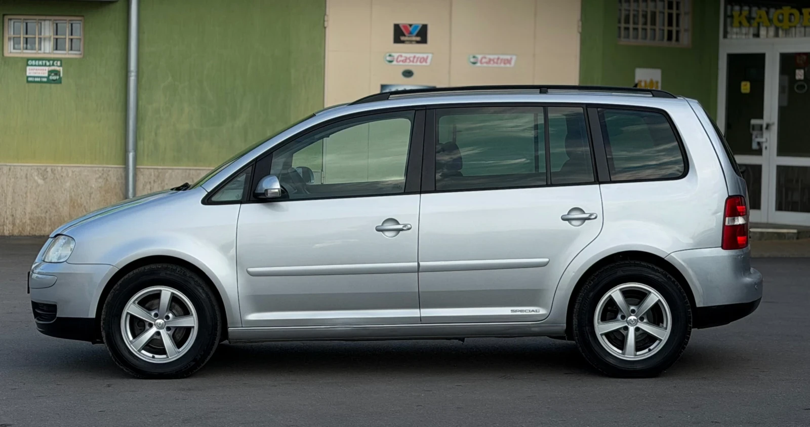 VW Touran 1.9TDi 105к.с * Навигация* * Климатик* , снимка 7 - Автомобили и джипове - 54724831