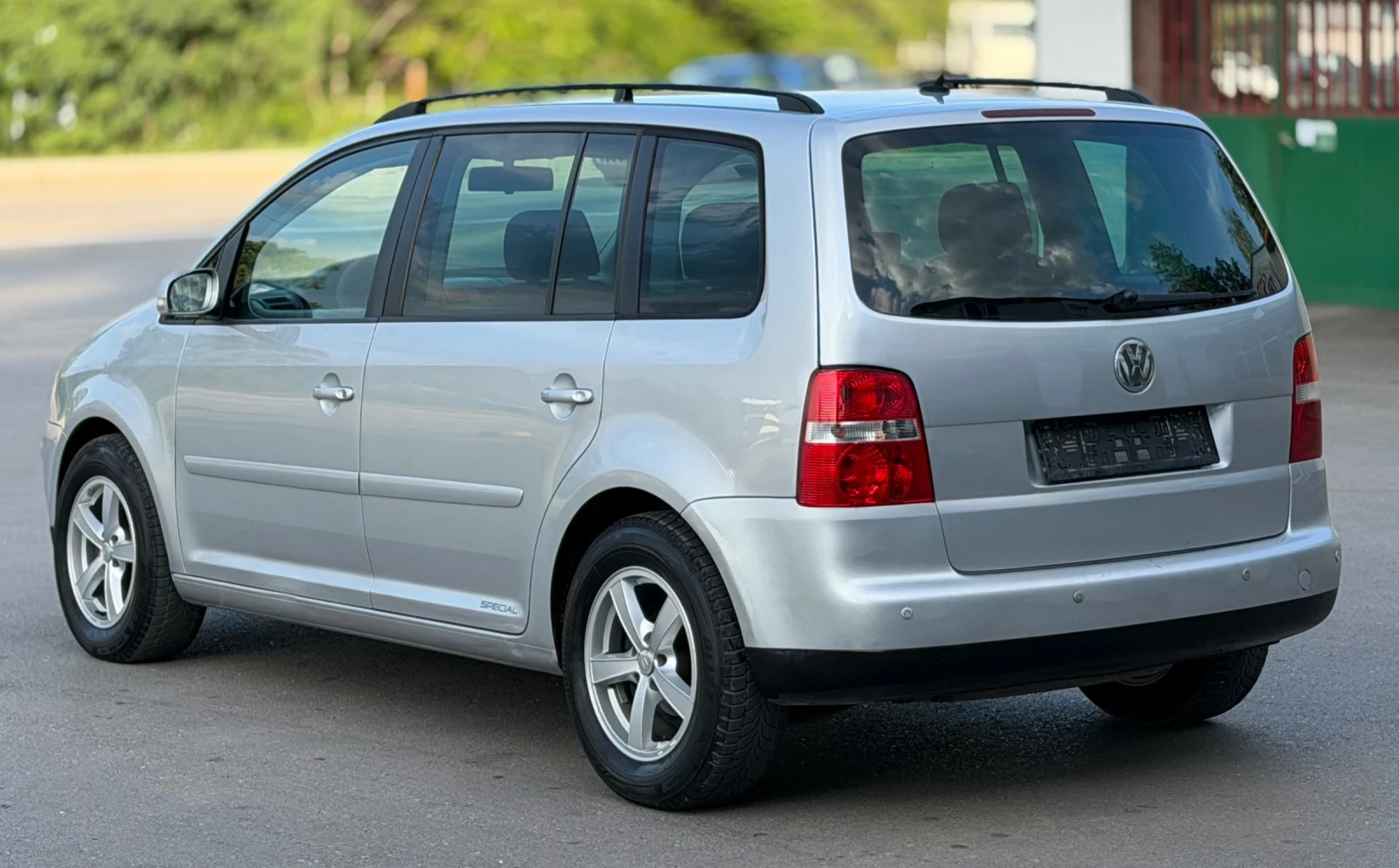 VW Touran 1.9TDi 105к.с * Навигация* * Климатик* , снимка 4 - Автомобили и джипове - 54724831
