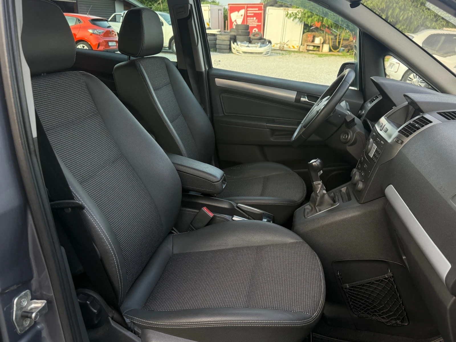 Opel Zafira 1.8 6+ 1 Италия ТОП СЪСТОЯНИЕ , снимка 5 - Автомобили и джипове - 54844841