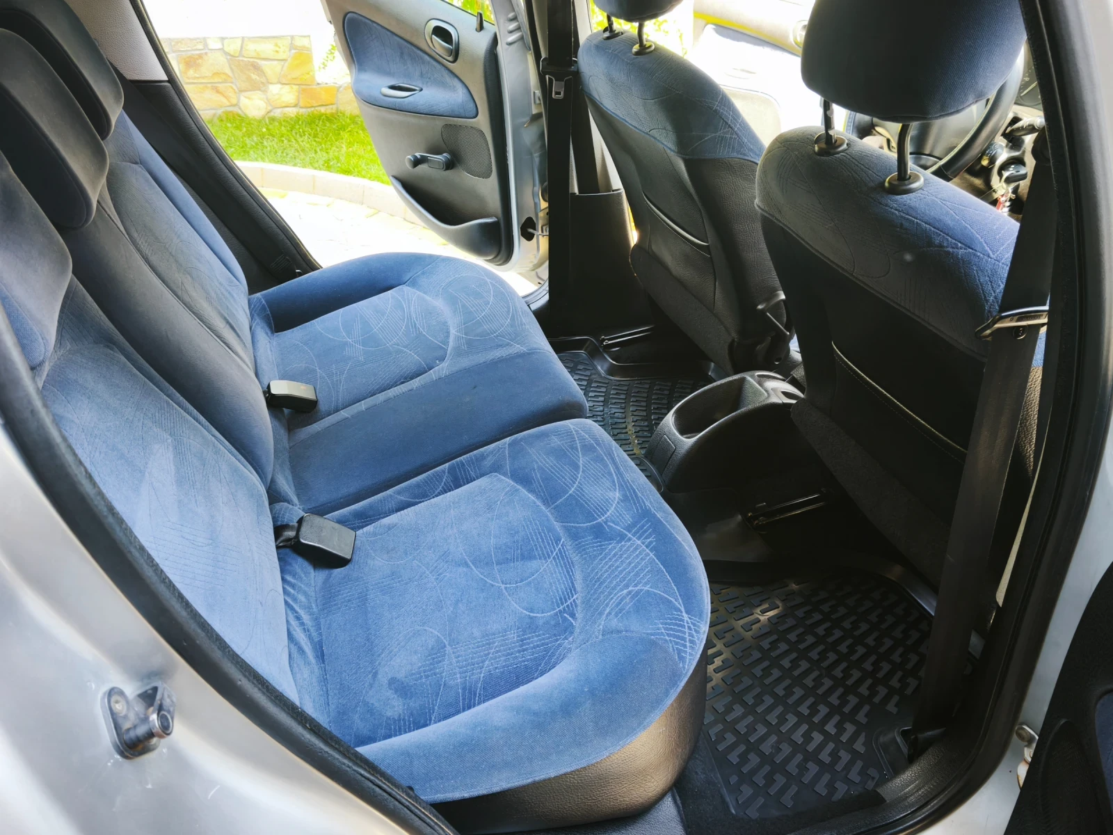 Peugeot 206 1.4HDi, снимка 9 - Автомобили и джипове - 54980995