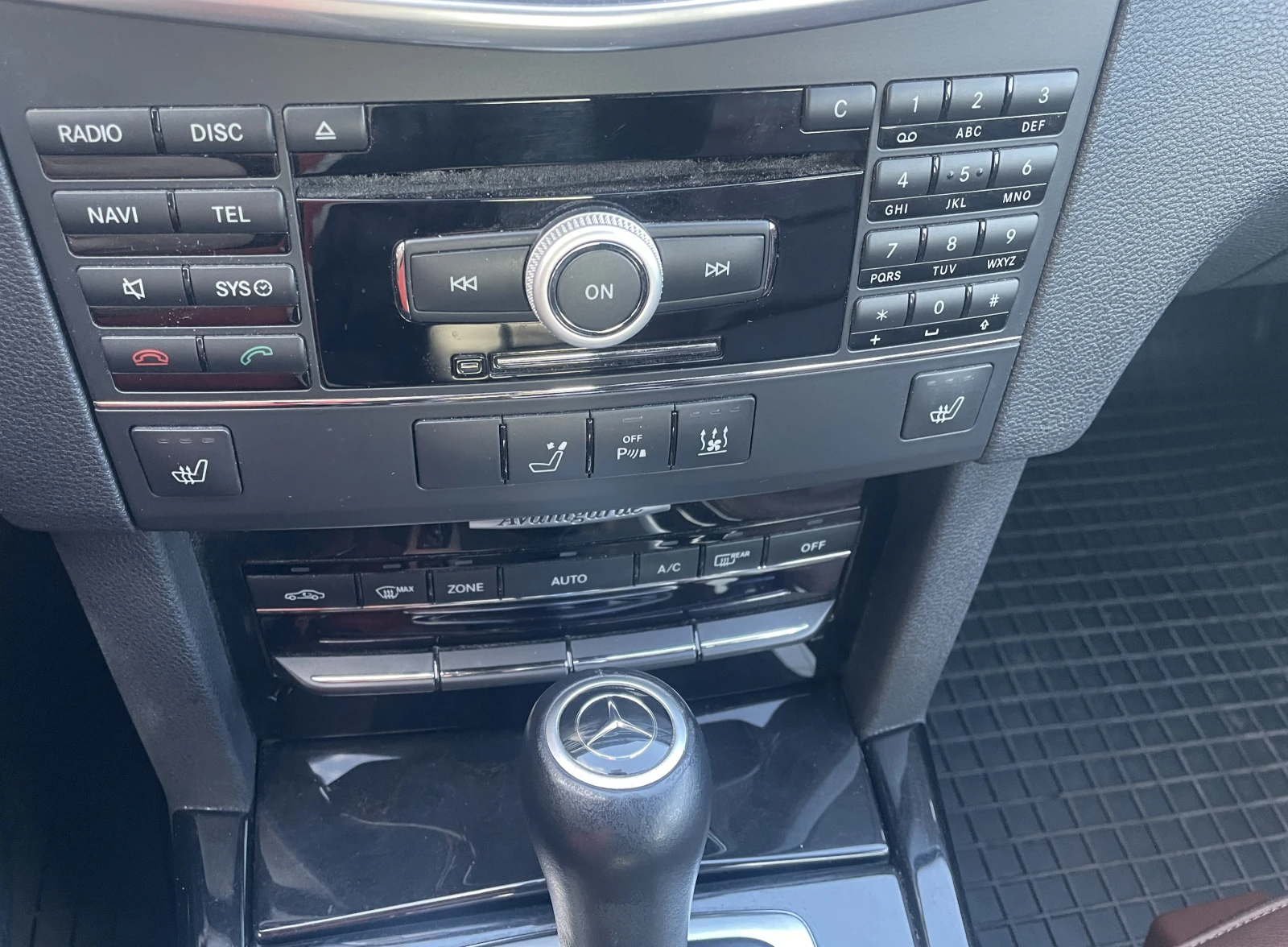 Mercedes-Benz E 250 CDI Avantgarde, снимка 12 - Автомобили и джипове - 56651973