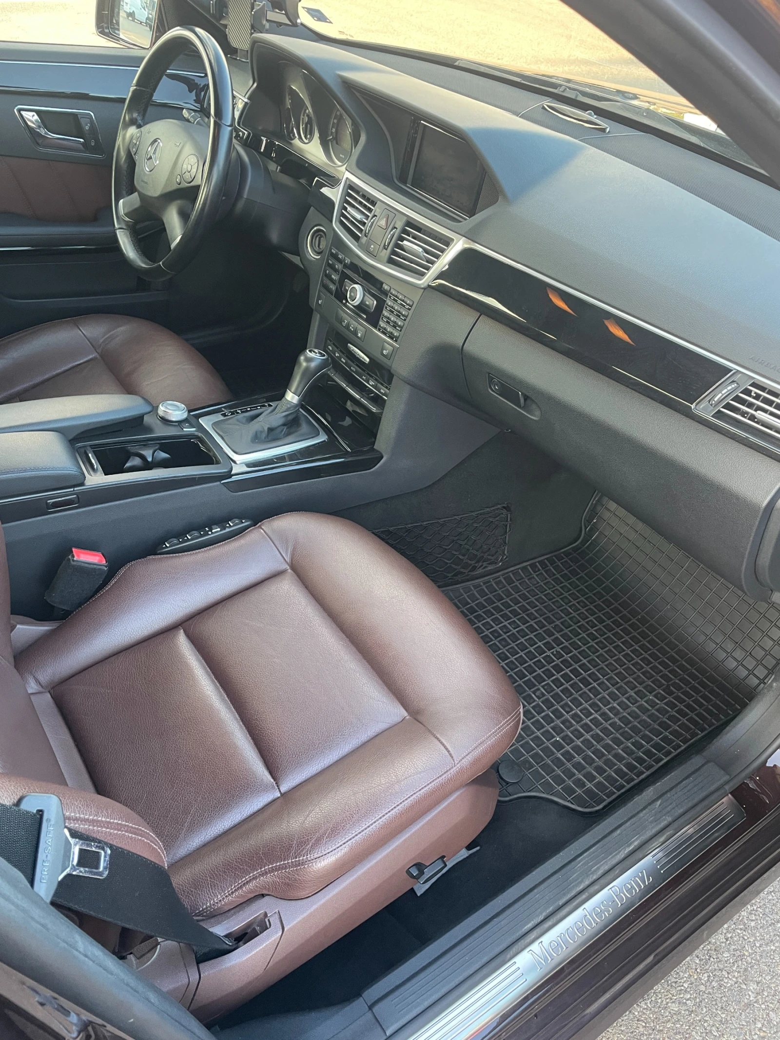 Mercedes-Benz E 250 CDI Avantgarde, снимка 11 - Автомобили и джипове - 56651973