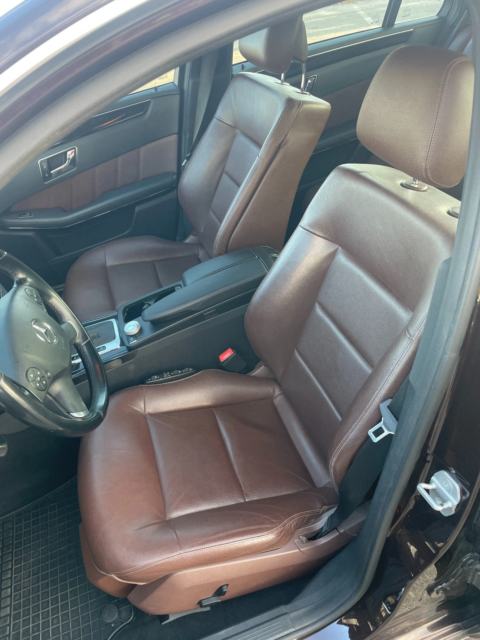 Mercedes-Benz E 250 CDI Avantgarde, снимка 13 - Автомобили и джипове - 56651973