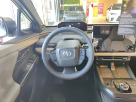 Toyota C-HR + EV 4x4 LOUNGE PANORAMA 360-CAMERA, снимка 8