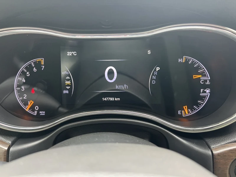 Jeep Grand cherokee, снимка 16 - Автомобили и джипове - 51824908