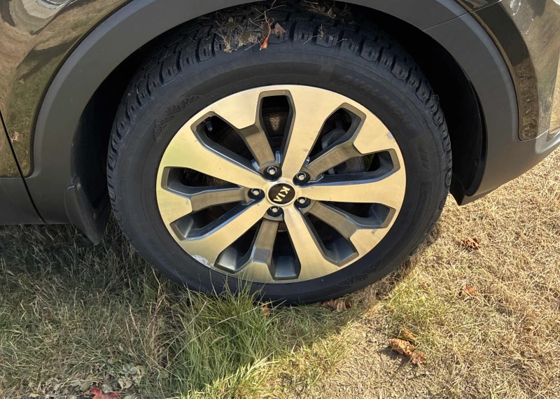 Kia Telluride 3.8, снимка 12 - Автомобили и джипове - 52749713