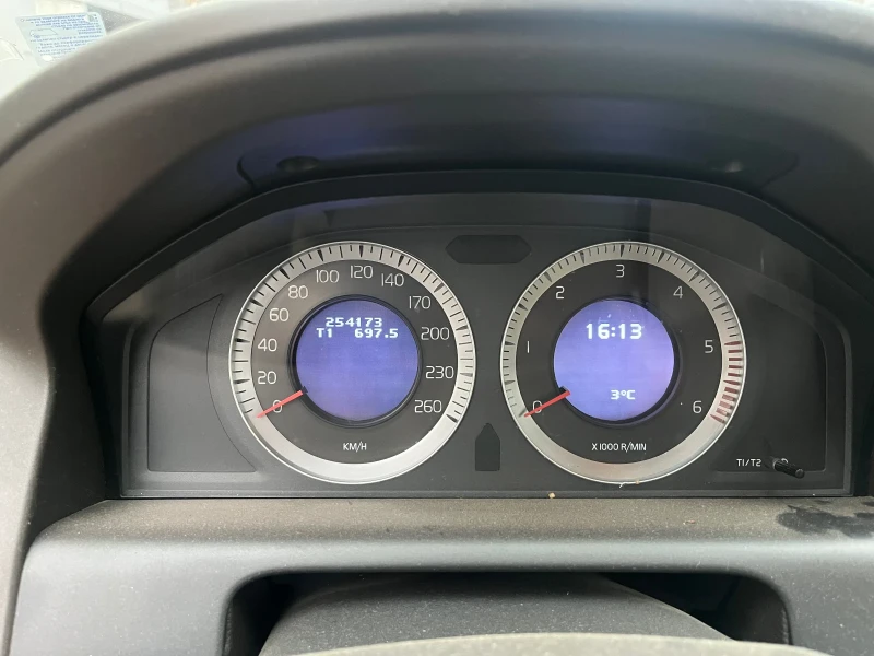 Volvo XC60, снимка 6 - Автомобили и джипове - 52858890