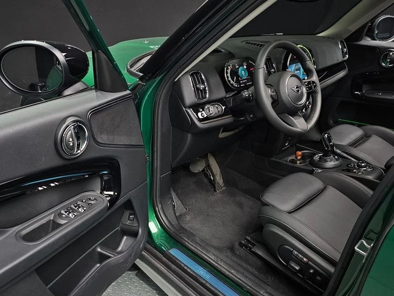 Mini Countryman 1.5 Automatic, снимка 10 - Автомобили и джипове - 56002053