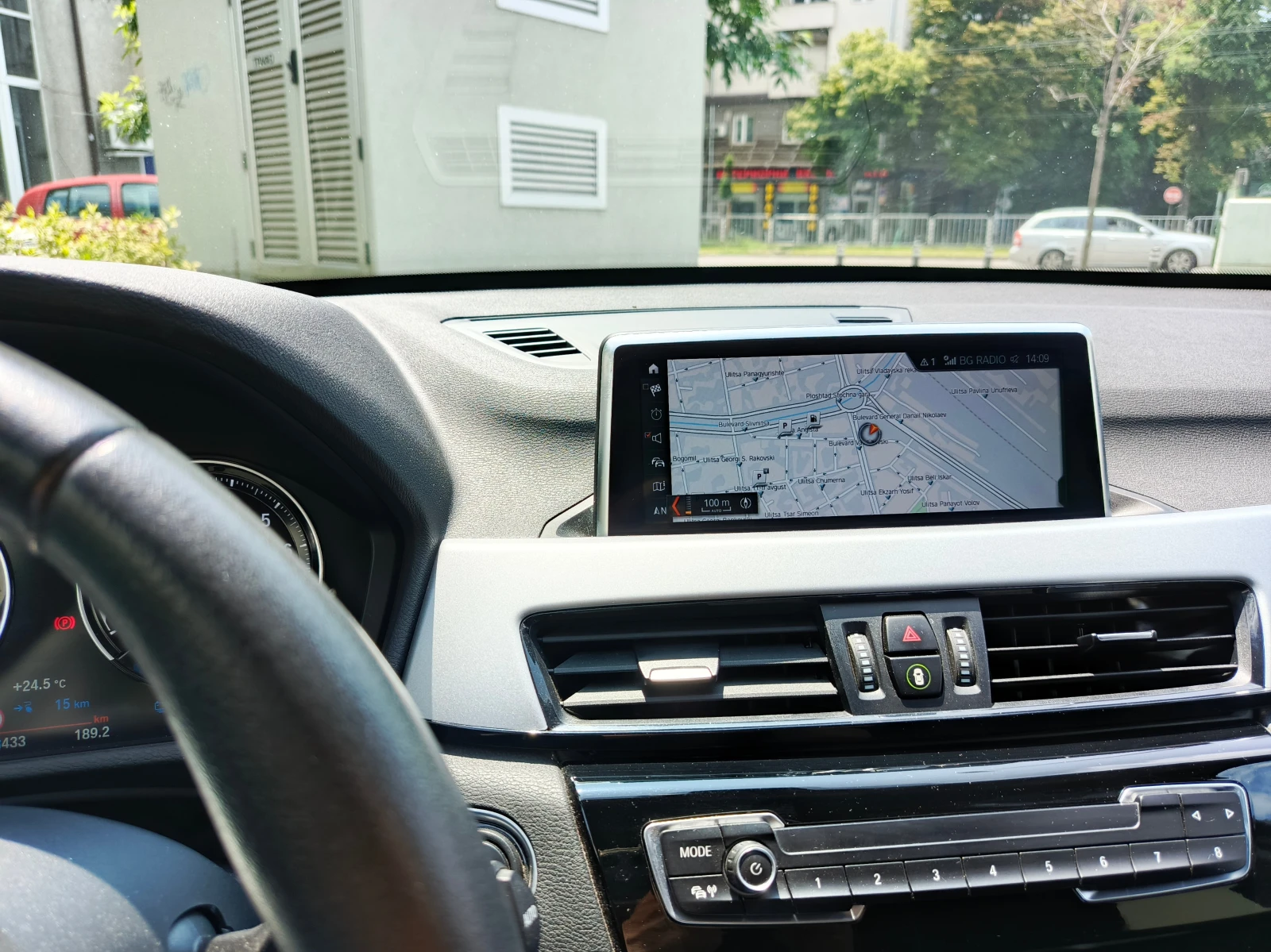 BMW X1 X-Drive 25e - изображение 10