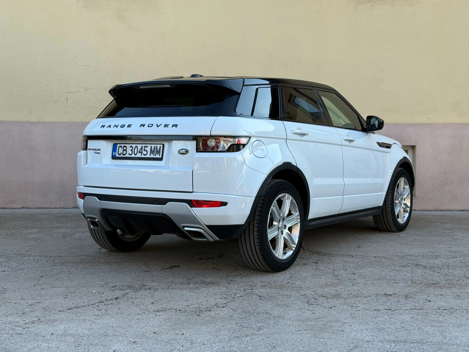Land Rover Range Rover Evoque 2.2D / 190к.с. / 4х4 / КОЖА - изображение 6