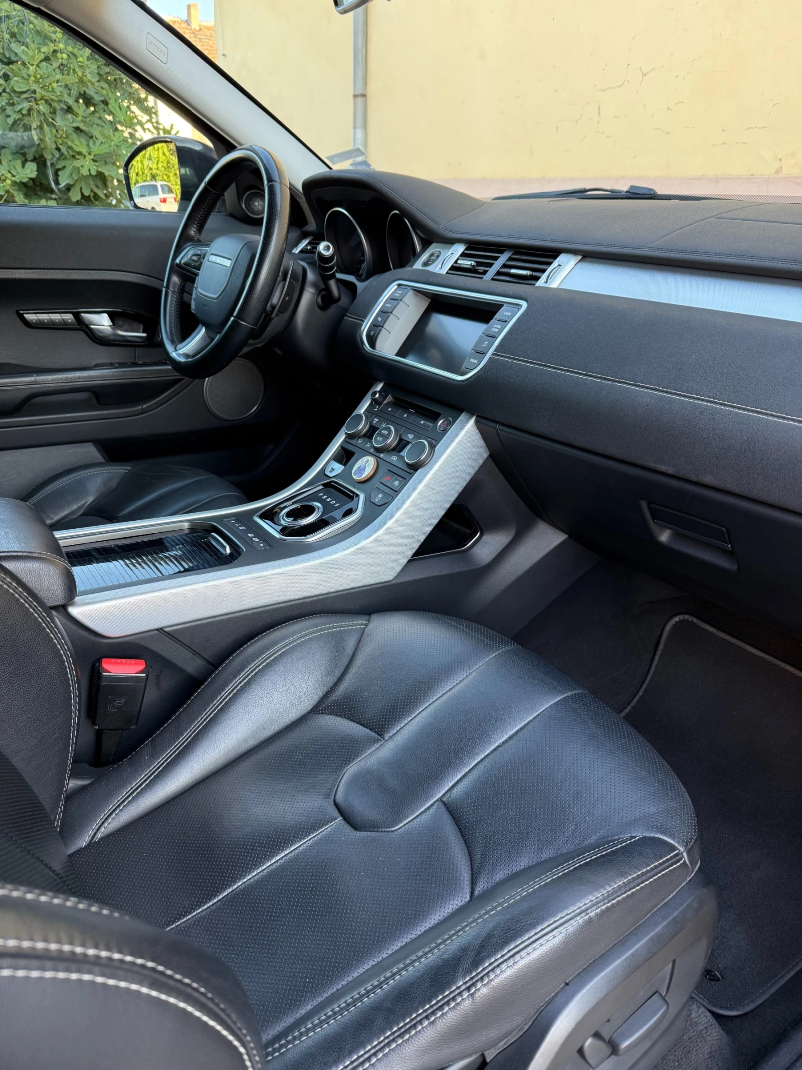 Land Rover Range Rover Evoque 2.2D / 190к.с. / 4х4 / КОЖА - изображение 10