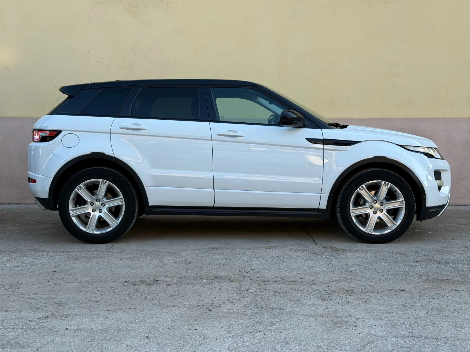Land Rover Range Rover Evoque 2.2D / 190к.с. / 4х4 / КОЖА - изображение 8