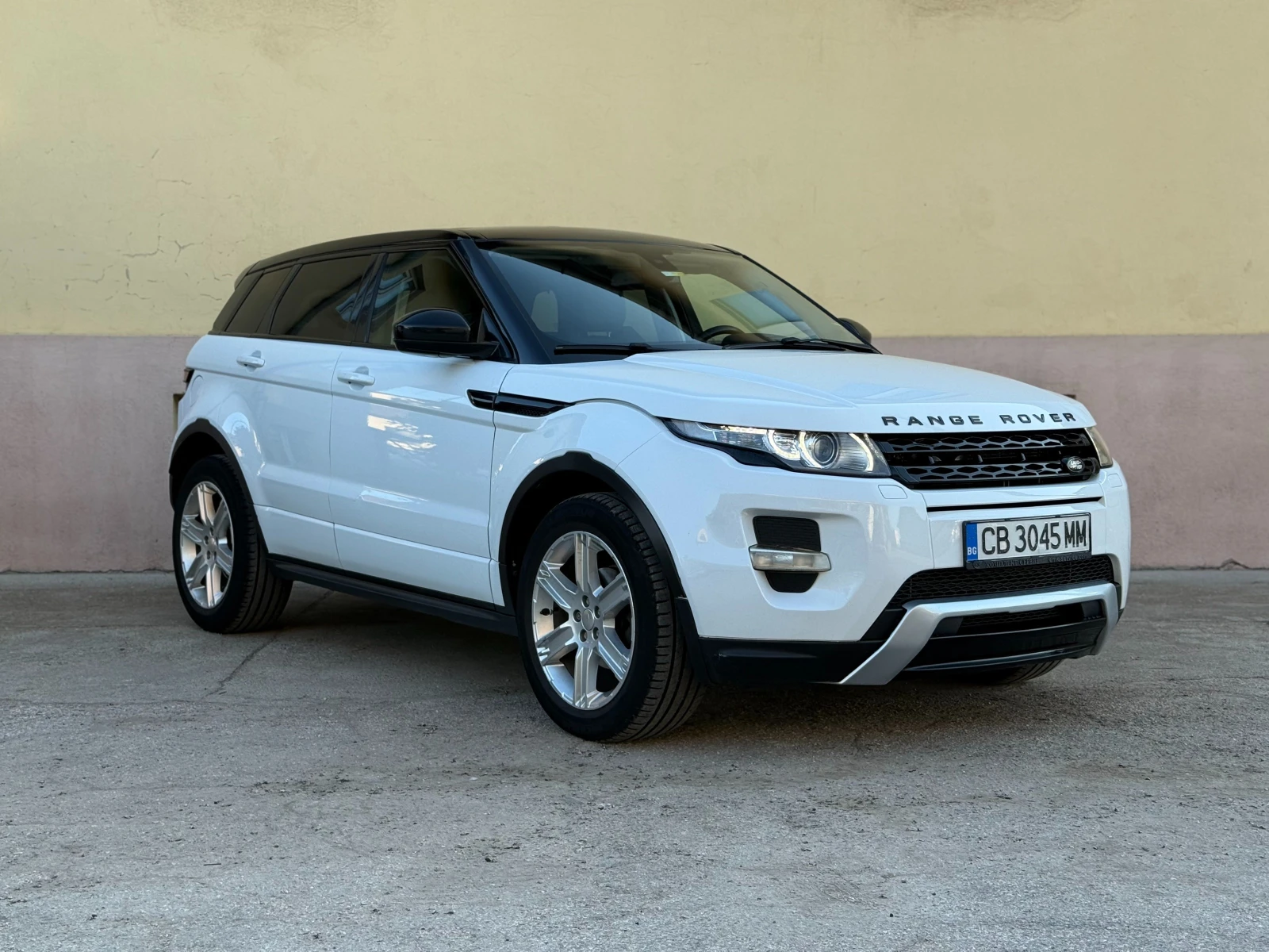 Land Rover Range Rover Evoque 2.2D / 190к.с. / 4х4 / КОЖА - изображение 2