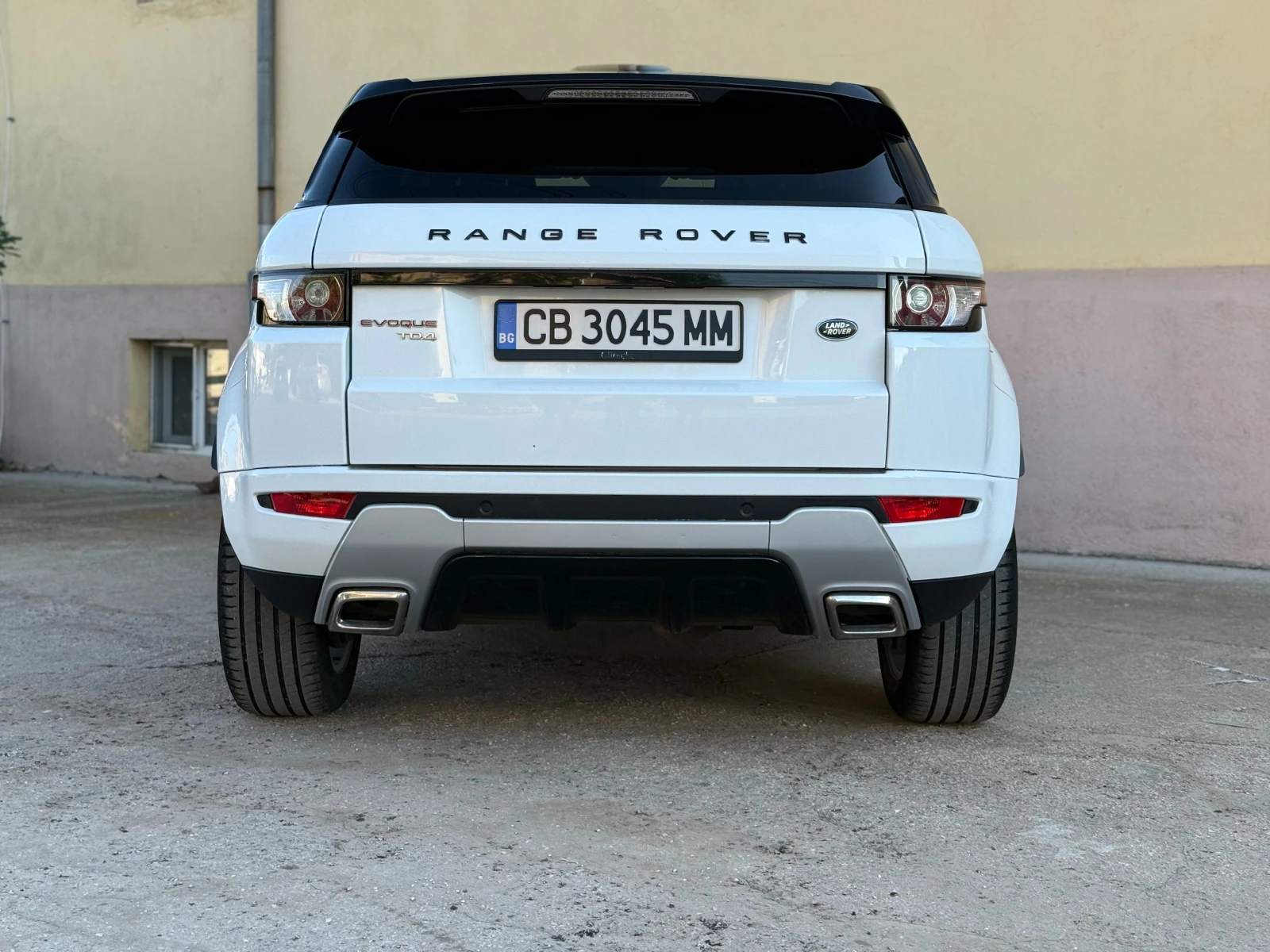 Land Rover Range Rover Evoque 2.2D / 190к.с. / 4х4 / КОЖА - изображение 4