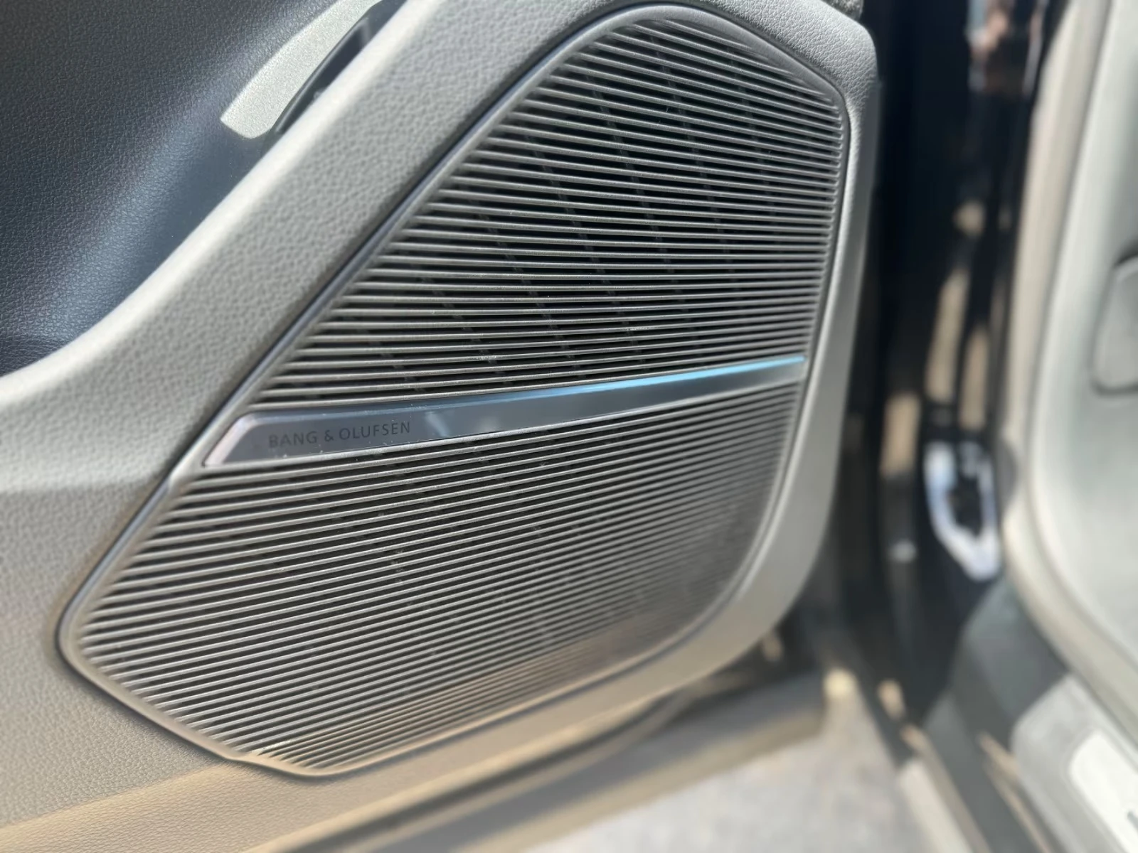 Audi SQ8 4.0 TFSI Quattro - изображение 8