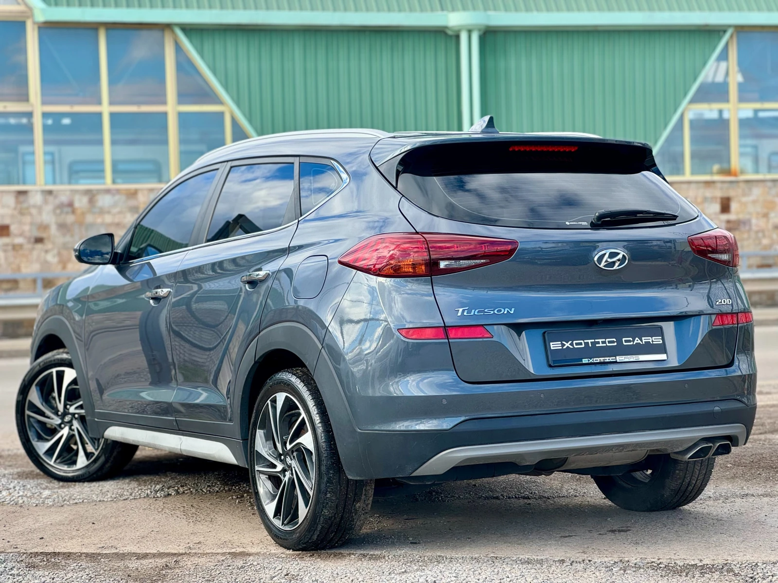 Hyundai Tucson 2.0 CRDi ! 2WD ! Premium ! - изображение 6