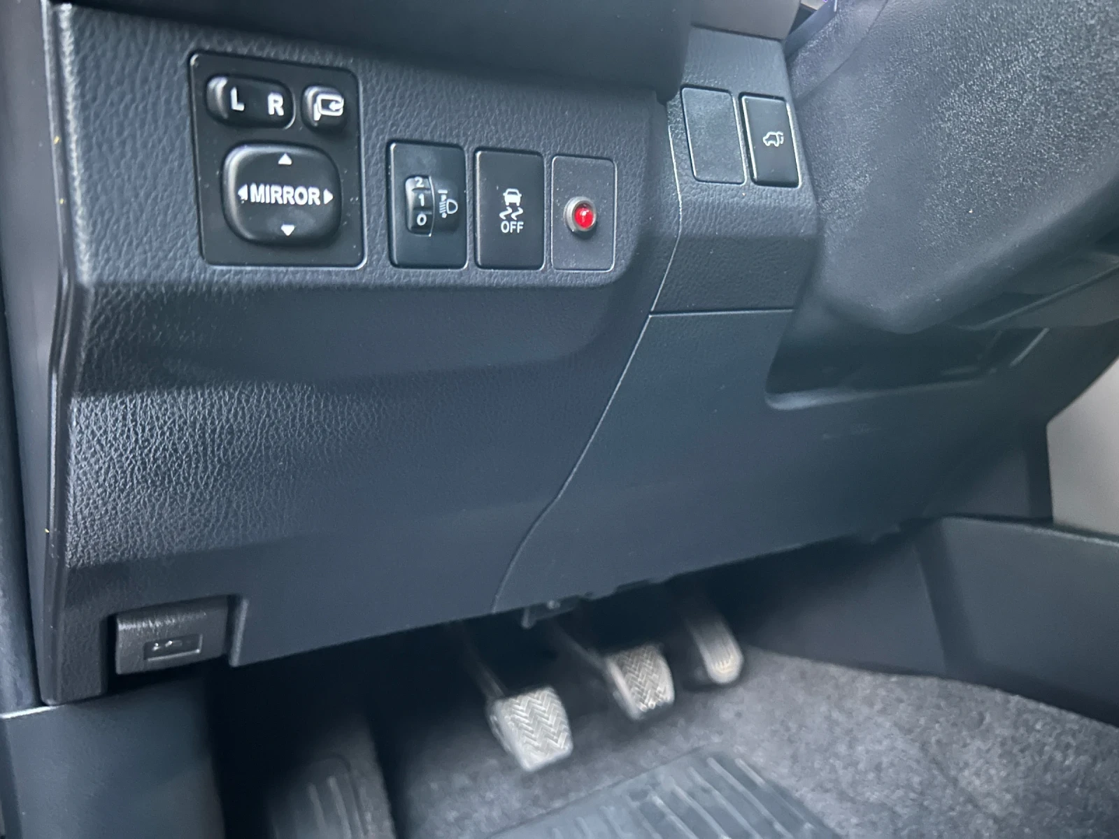 Toyota Rav4 2.0 D-4D 124к.с., ПЪЛНА СЕРВИЗНА ИСТОРИЯ !, снимка 8 - Автомобили и джипове - 55604208