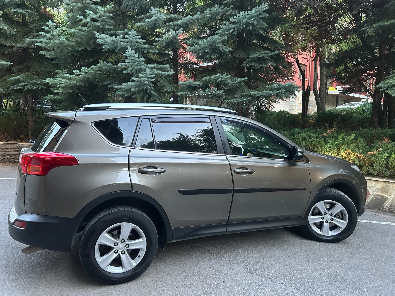 Toyota Rav4 2.0 D-4D 124к.с., ПЪЛНА СЕРВИЗНА ИСТОРИЯ !, снимка 5 - Автомобили и джипове - 55604208