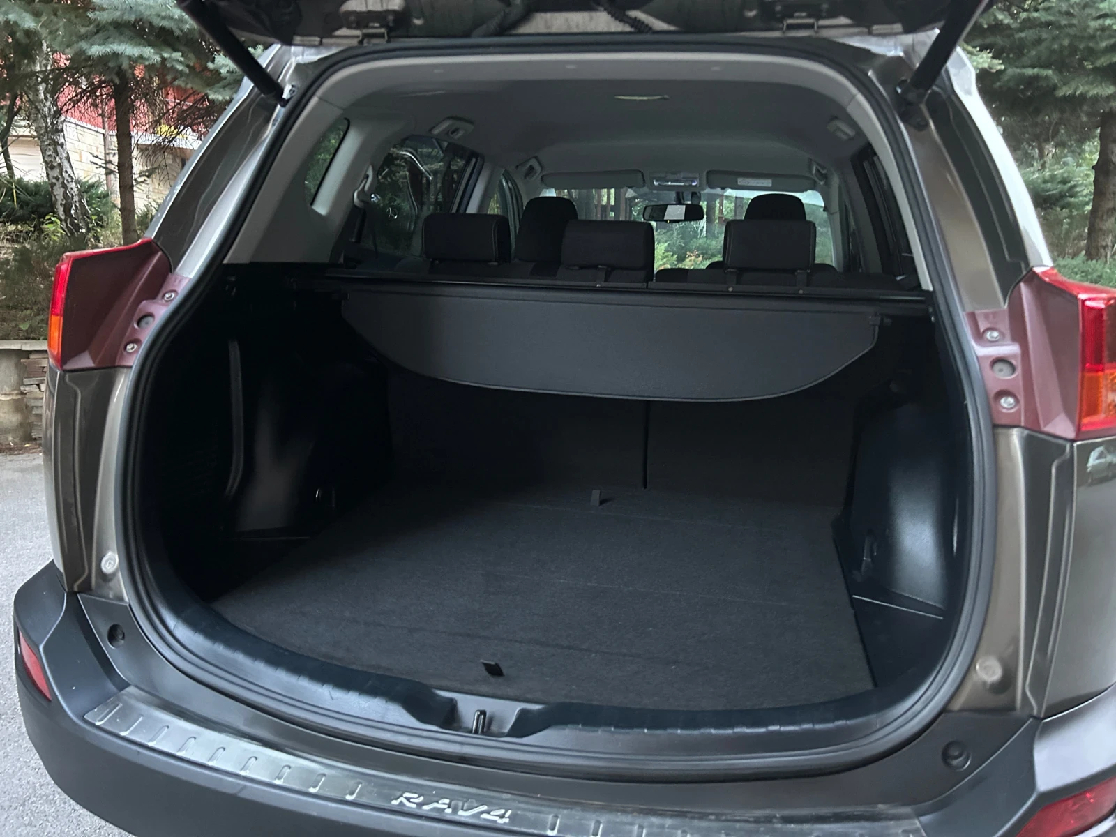 Toyota Rav4 2.0 D-4D 124к.с., ПЪЛНА СЕРВИЗНА ИСТОРИЯ !, снимка 12 - Автомобили и джипове - 55604208