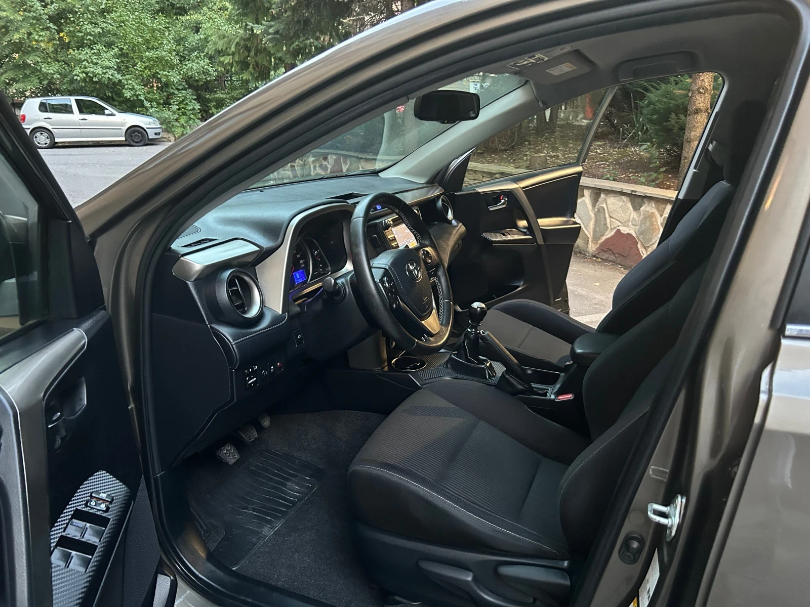 Toyota Rav4 2.0 D-4D 124к.с., ПЪЛНА СЕРВИЗНА ИСТОРИЯ !, снимка 6 - Автомобили и джипове - 55604208
